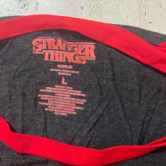 Stranger Things 3/4 Sleeve Shirt Size Large - Picture 3 of 4